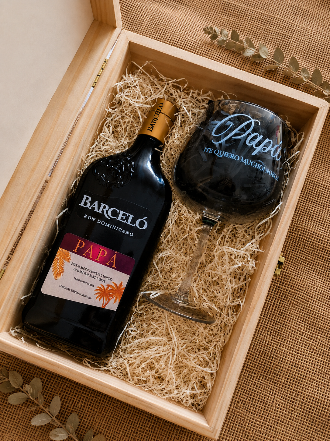 caja de madera personalizada con licor premium