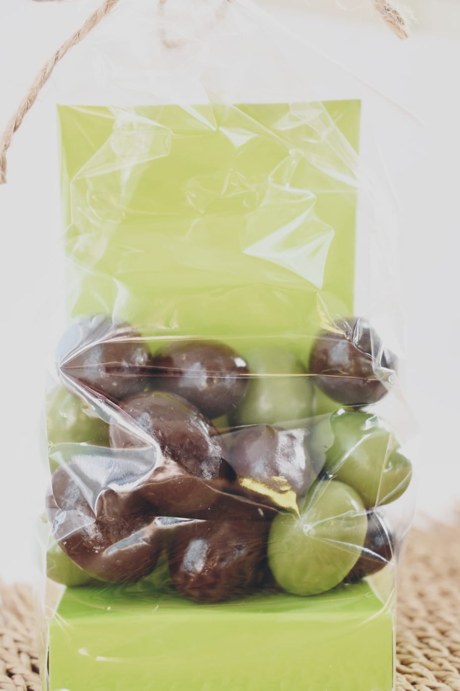 Regalos originales para bodas-Aceitunas Chocolates - Imagen 3
