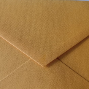 Sobres texturizados-Curry