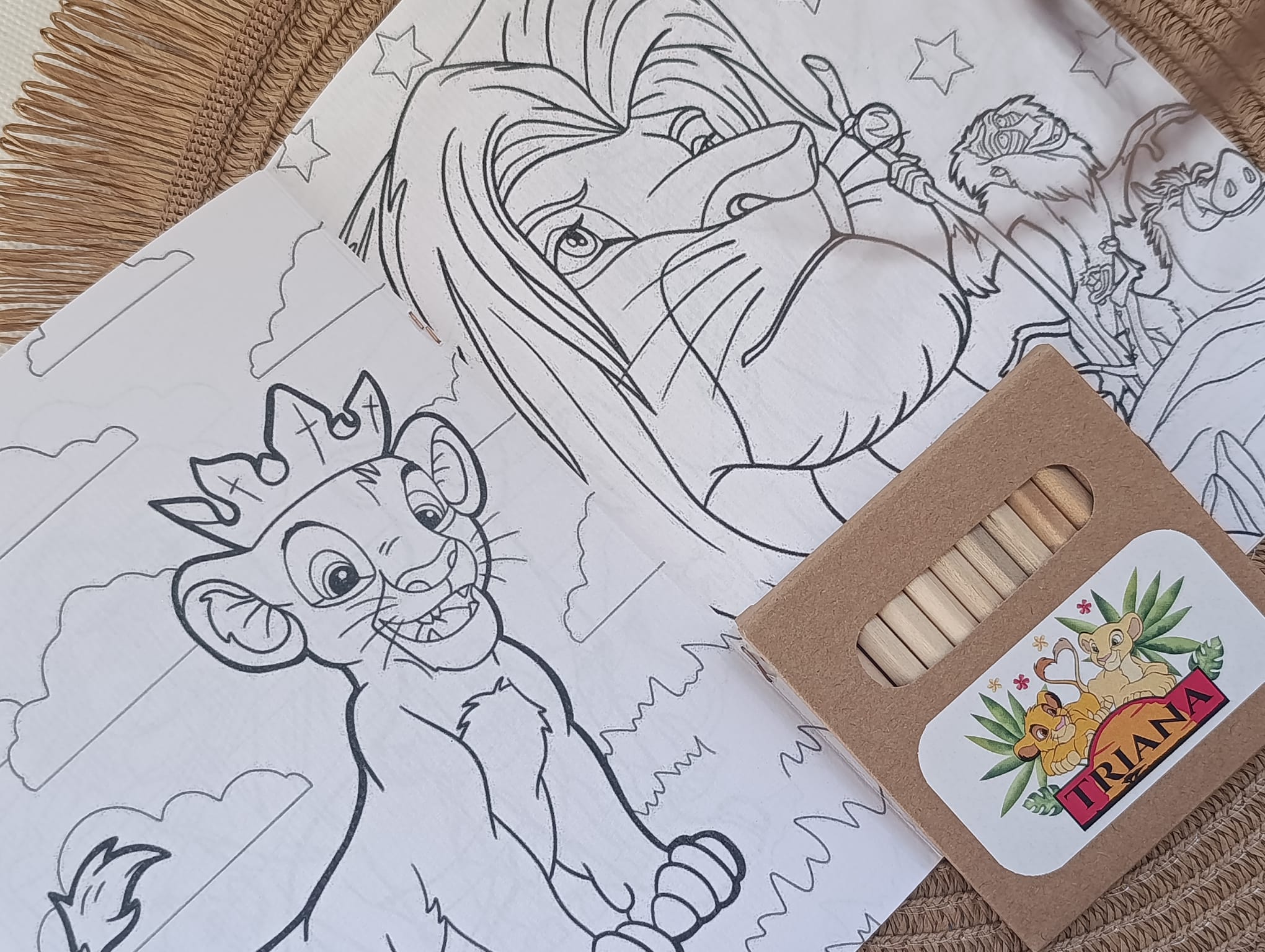 Libro para colorear + lápices